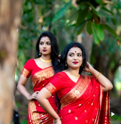 লাল শাড়ি পরা মেয়েদের পিক
