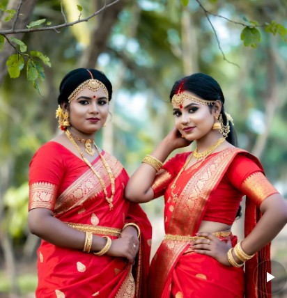 লাল শাড়ি পরা মেয়েদের পিক