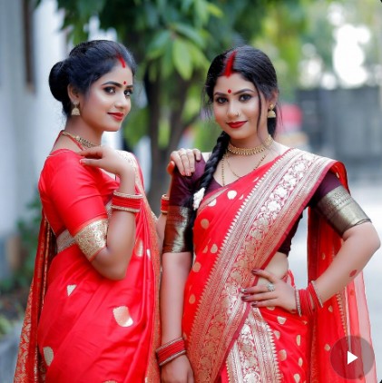 লাল শাড়ি পরা মেয়েদের পিক