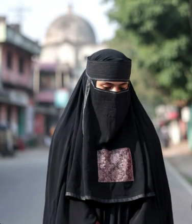 বোরকা পরা মেয়েদের পিক
