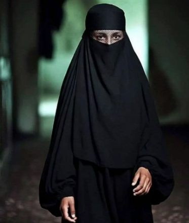 বোরকা পরা মেয়েদের পিক
