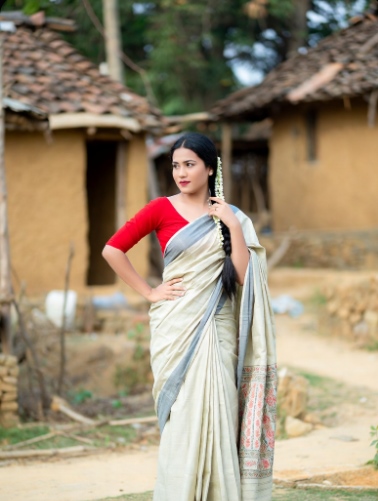 গ্রামের মেয়েদের পিক