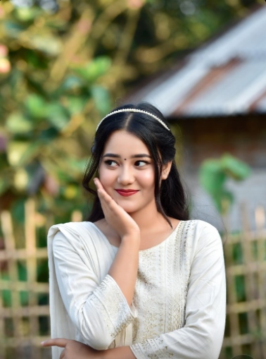 রোমান্টিক দুষ্ট মেয়েদের পিক