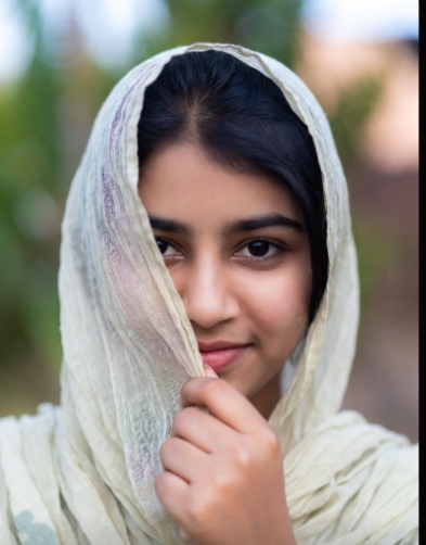 কিউট মেয়েদের পিক মুখ ঢাকা