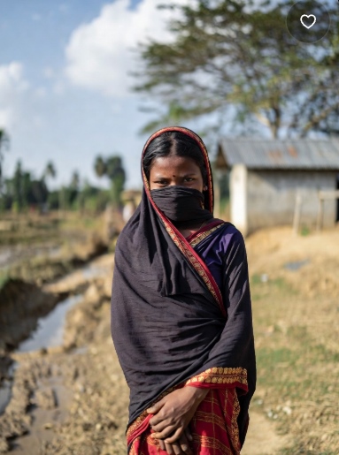 গ্রামের মেয়েদের পিক মুখ ঢাকা