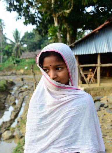গ্রামের মেয়েদের পিক মুখ ঢাকা