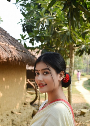 বাংলাদেশের গ্রামের মেয়েদের পিক