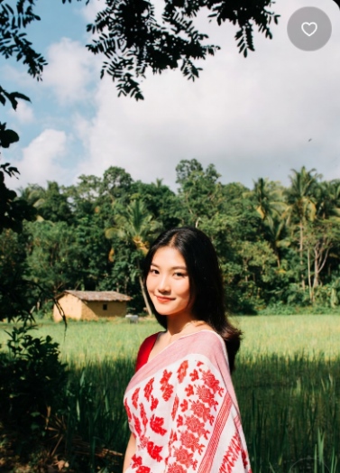 বাংলাদেশের গ্রামের মেয়েদের পিক