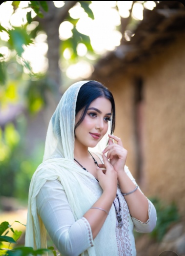 সুন্দরী গ্রামের মেয়েদের পিক