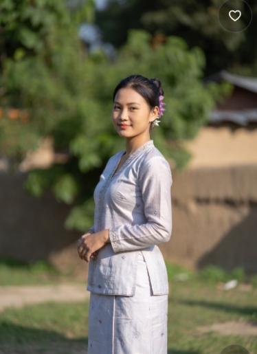 গ্রামের সুন্দরী মেয়েদের পিক
