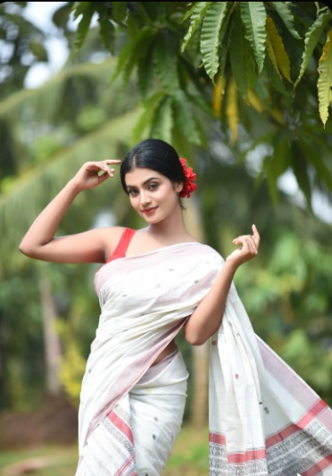 বাংলাদেশের সুন্দরী মেয়েদের পিক