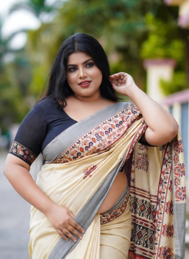 মোটা সুন্দরী মেয়েদের পিক