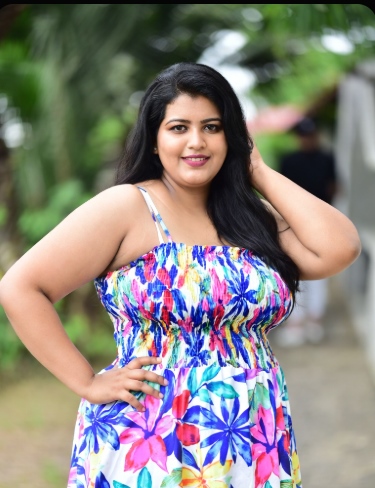 মোটা সুন্দরী মেয়েদের পিক