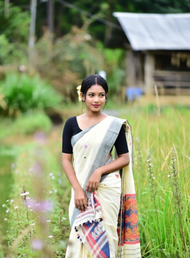 সুন্দরী গ্রামের সুন্দরী মেয়েদের পিক