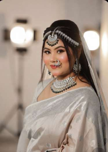 হিন্দু সুন্দরী মেয়েদের পিক